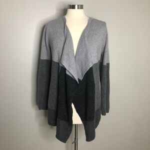 Studio by JPR gray color block waterfall cardigan, size petite Extra large